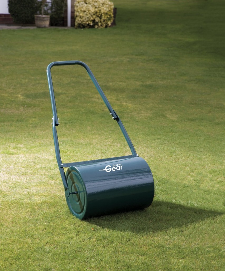 New Galvanised Garden Steel Lawn Roller 30 Litre Drum Scraper Bar & Collapsible Handle Create a Lawn Worthy of a Bowls Green
