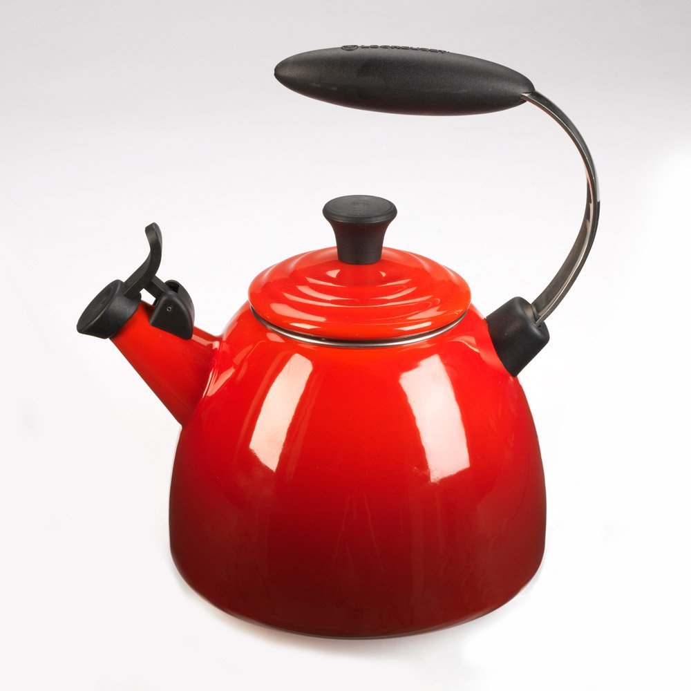 Le Creuset 1.5 Quart Halo Tea Kettle