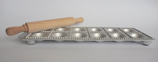 Eppicotispai 12-Hole Aluminum Round Ravioli Maker with Rolling Pin