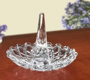 CRYSTAL RING HOLDER