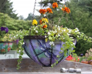 Hanging Planter - Create a beautiful hanging display for your favorite plants