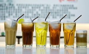 Large Ice Cube Tray - Say goodbye to watered-down drinks and hello to flavor