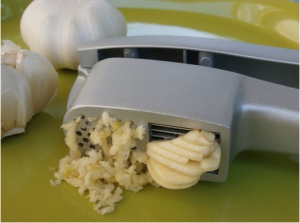 Garlic Slicer - Get perfectly sliced garlic without garlic smelling hands