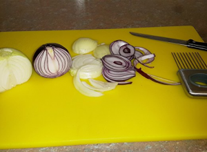 onion-holder-an-essential-in-any-kitchen