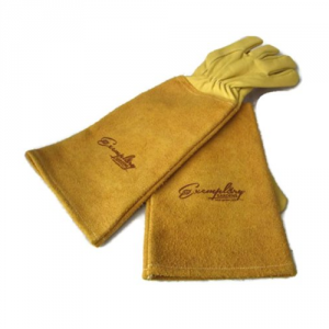 5 Best Rose Gardening Gloves – Say goodbye to scratches