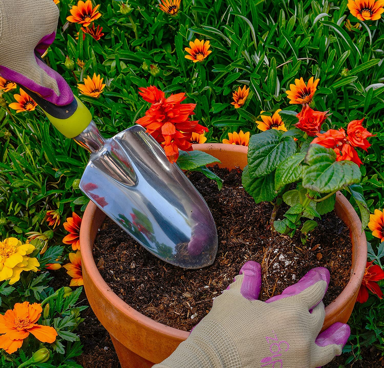 8 Best Soil Scoops A good helper for garden work Tool Box